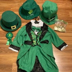 St. Patrick’s Day Child’s Costume w Hats, Gold Coins & Button (Sz. Small)